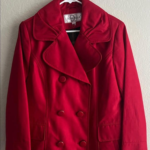 NWT DONATELLA  Vibrant Red Trench Coat Double Breasted Ruffle Hem in Size L - Picture 2 of 16